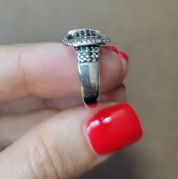Buckle Ring With Diamonds